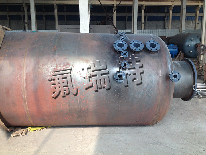 噴塗、滾塗襯裏設備