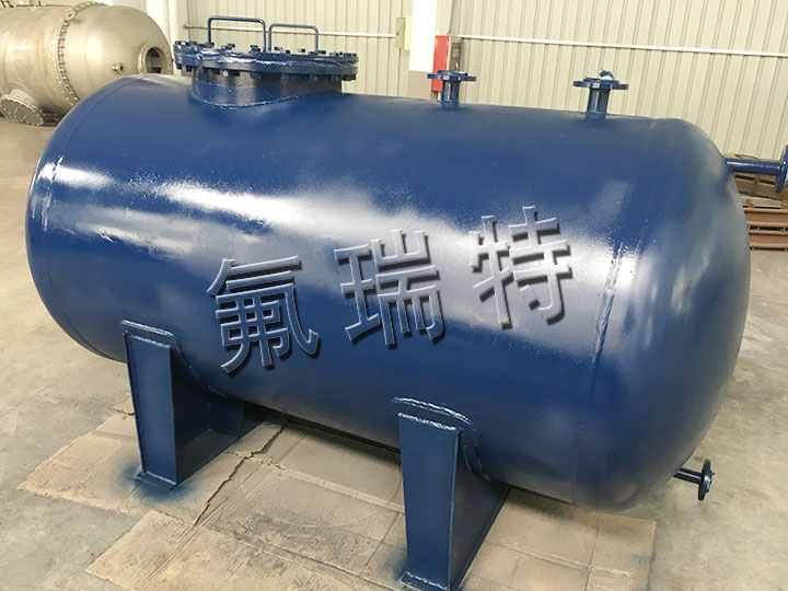 2.5m³鋼襯四氟臥式儲罐